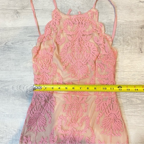 Xenia Boutique Baby Pink Floral Embroidered Lace Dress Size 2 - Form Fitting - Picture 11 of 17